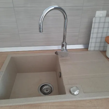 Rumac Poljane شقة أوباتيا