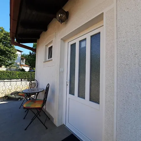 Rumac Poljane Apartment *